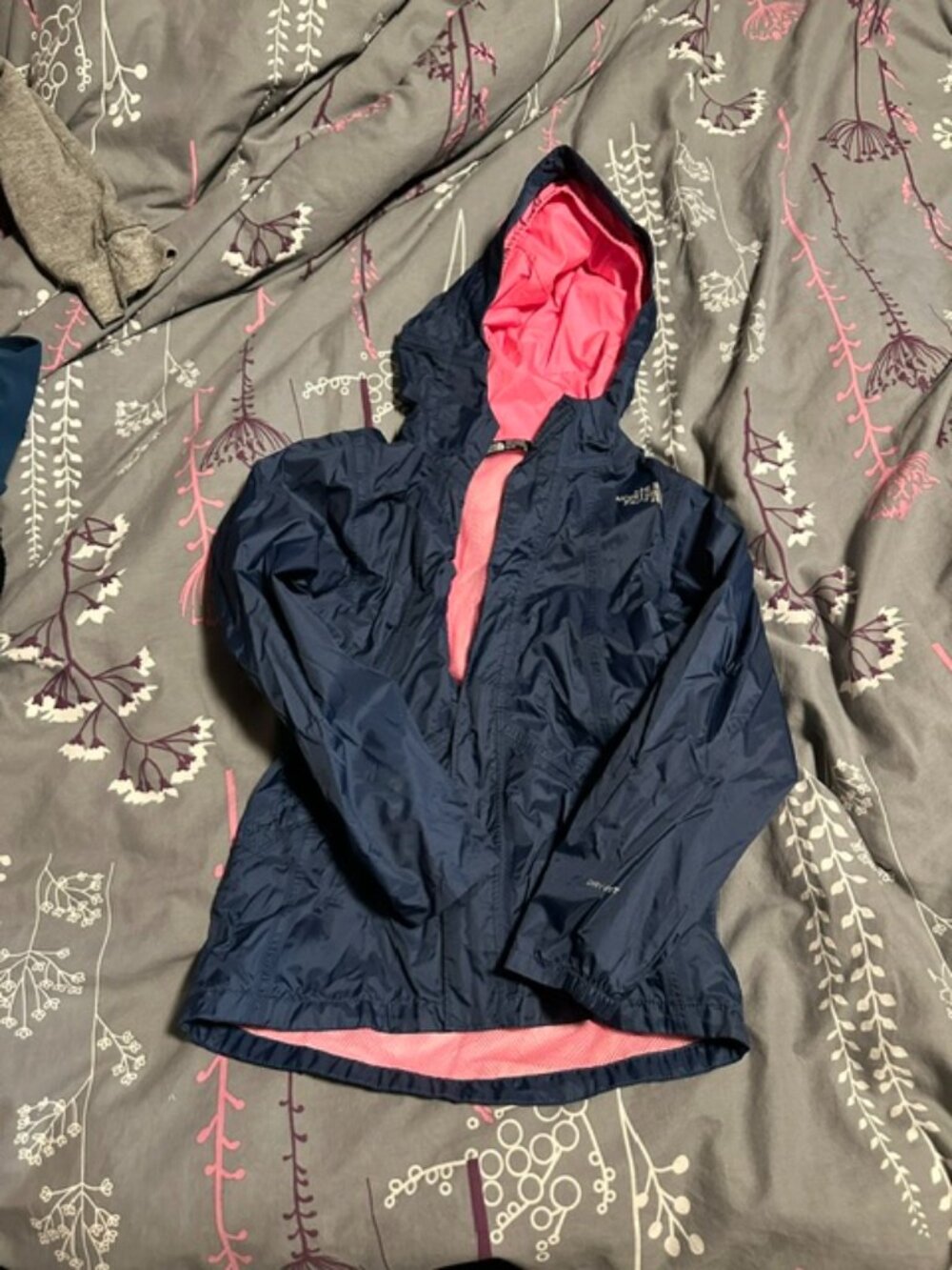 North face rain jacket size 6 childrens